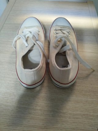 Bambas beige y blancas Regalo x compra 1 prenda