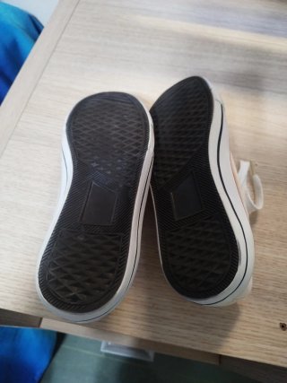 Bambas beige y blancas Regalo x compra 1 prenda