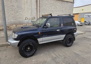 Mitsubishi Montero 2003