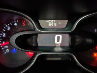 Nissan NV300 2020