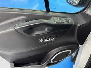 Nissan NV300 2020