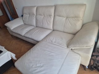 Sofá de piel blanco