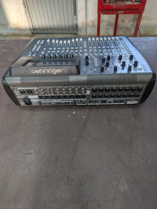 Behringer X32 Compact - Console di mixaggio digitale
