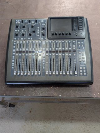Behringer X32 Compact - Console di mixaggio digitale