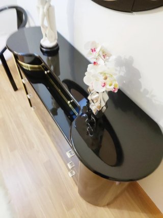 Cómodin, espejo butaca lacado en negro piano