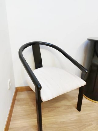 Cómodin, espejo butaca lacado en negro piano