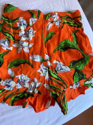 Falda pantalón naranja floral de Zara