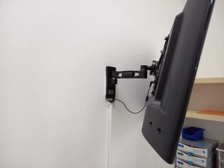Samsung TV 28 + Soporte Pared
