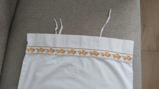 2 Fundas de Almohada Blancas con Bordado Floral