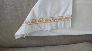2 Fundas de Almohada Blancas con Bordado Floral