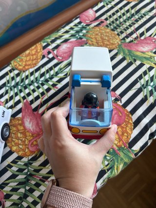 Lote de 2 Ambulancias y 1 autobús de Juguete