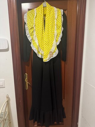 Vestido Flamenca Negro con Pico Morado