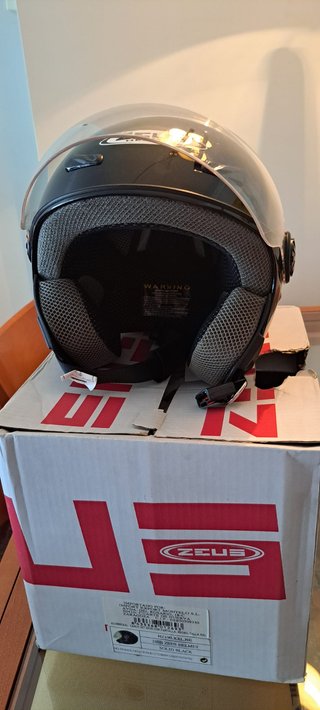 Casco de moto negro a estrenar talla grande