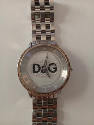 Reloj D&G con brillantes