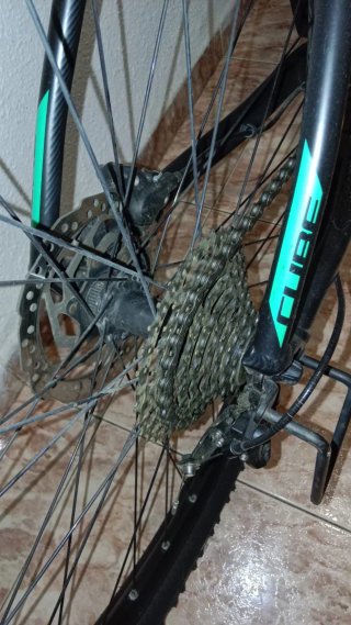 Bicicleta Montaña Negra y Verde