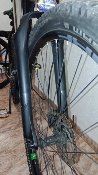 Bicicleta Montaña Negra y Verde