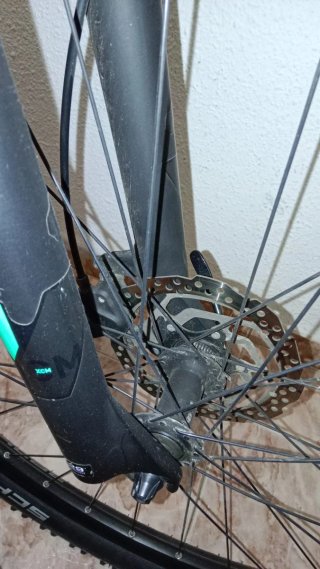 Bicicleta Montaña Negra y Verde