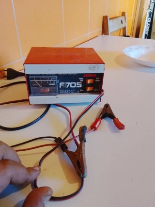 Cargador Batería Ferve F705