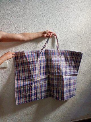 Bolsa de almacenamiento de ropa a cuadros