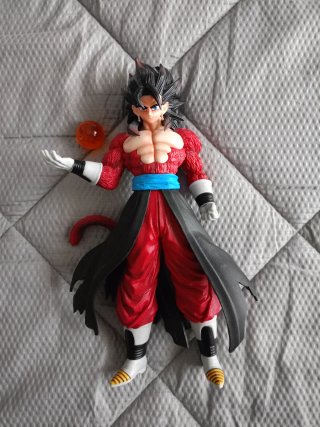 Figura Dragón Ball SSJ 4