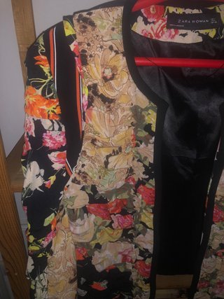 Chaqueta Zara floral mujer