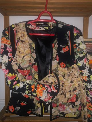 Chaqueta Zara floral mujer