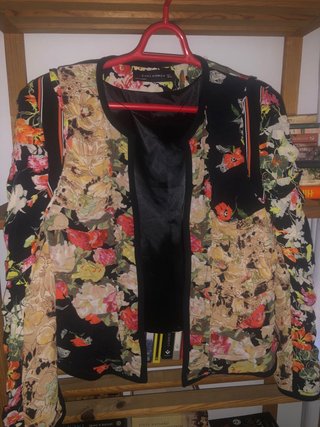 Chaqueta Zara floral mujer