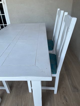 Conjunto Mesa Madera y cuatro sillas