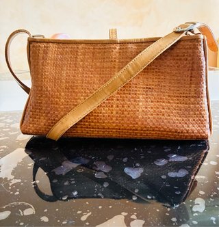 Bolso de hombro tejido Camel