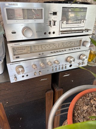 Equipo de Sonido Completo: Amplificador, Altavoces