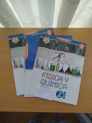 Libros texto 2 ESO Colegio Gredos San Diego, lote