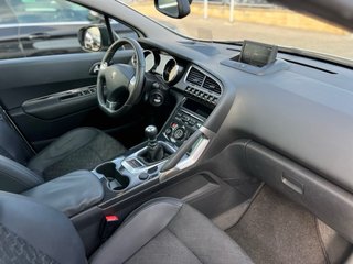 Peugeot 3008 ALLURE / Manual / Gasolina / Año 2016