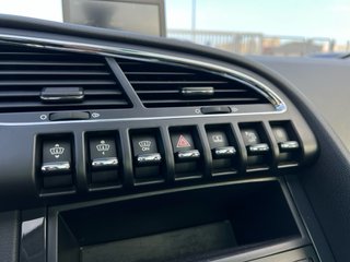 Peugeot 3008 ALLURE / Manual / Gasolina / Año 2016