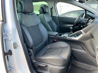 Peugeot 3008 ALLURE / Manual / Gasolina / Año 2016