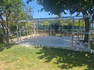Casita prefabricada hierro para jardín
