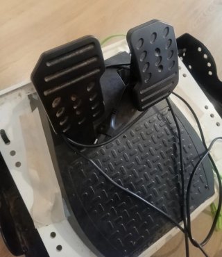 Cockpit Simracing + Thrustmaster T150