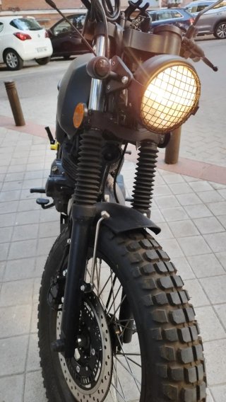 Mutt Akita 250cc Negra