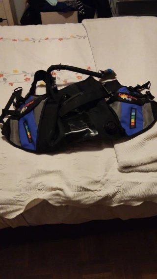 Equipo de buceo Mares Vector
