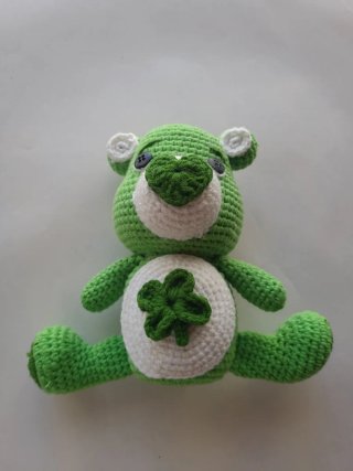Oso de peluche tejido verde