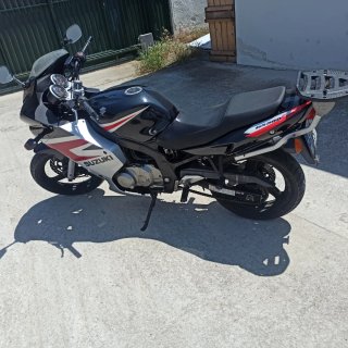 Suzuki GS500F Sportbike Negra