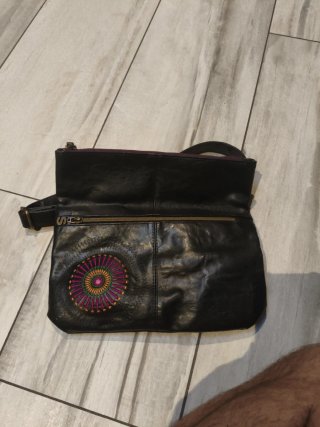 Bolso Desigual Piel Negro Bordado