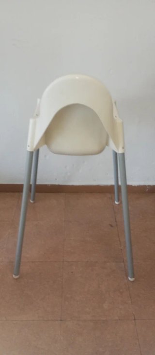 Silla de bebé blanca