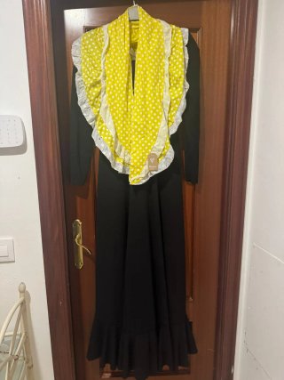 Vestido Flamenca Negro y Fucsia con Pico