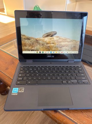 ASUS Chromebook CR1104FG