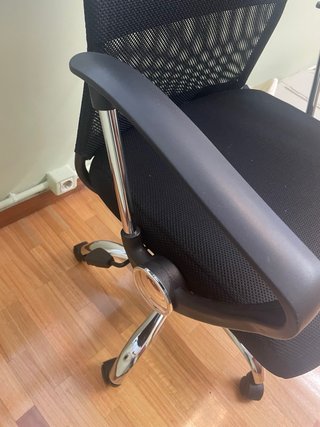 Sillas oficina ergonómicas como nuevas (5 und)