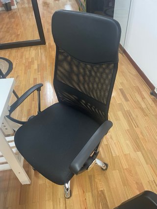 Sillas oficina ergonómicas como nuevas (5 und)