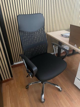 Sillas oficina ergonómicas como nuevas (5 und)