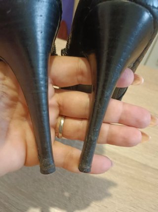 Botines de tacón negros efecto piel serpiente