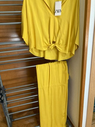 Conjunto Zara amarillo sin estrenar Talla M