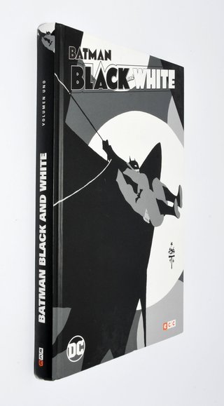 BATMAN BLACK AND WHITE. VOLUMEN UNO